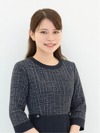 受付 宮川 真衣(みやがわ まい)
